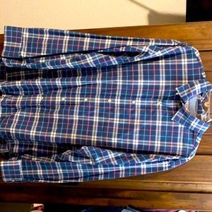 Izod men’s long sleeve button up